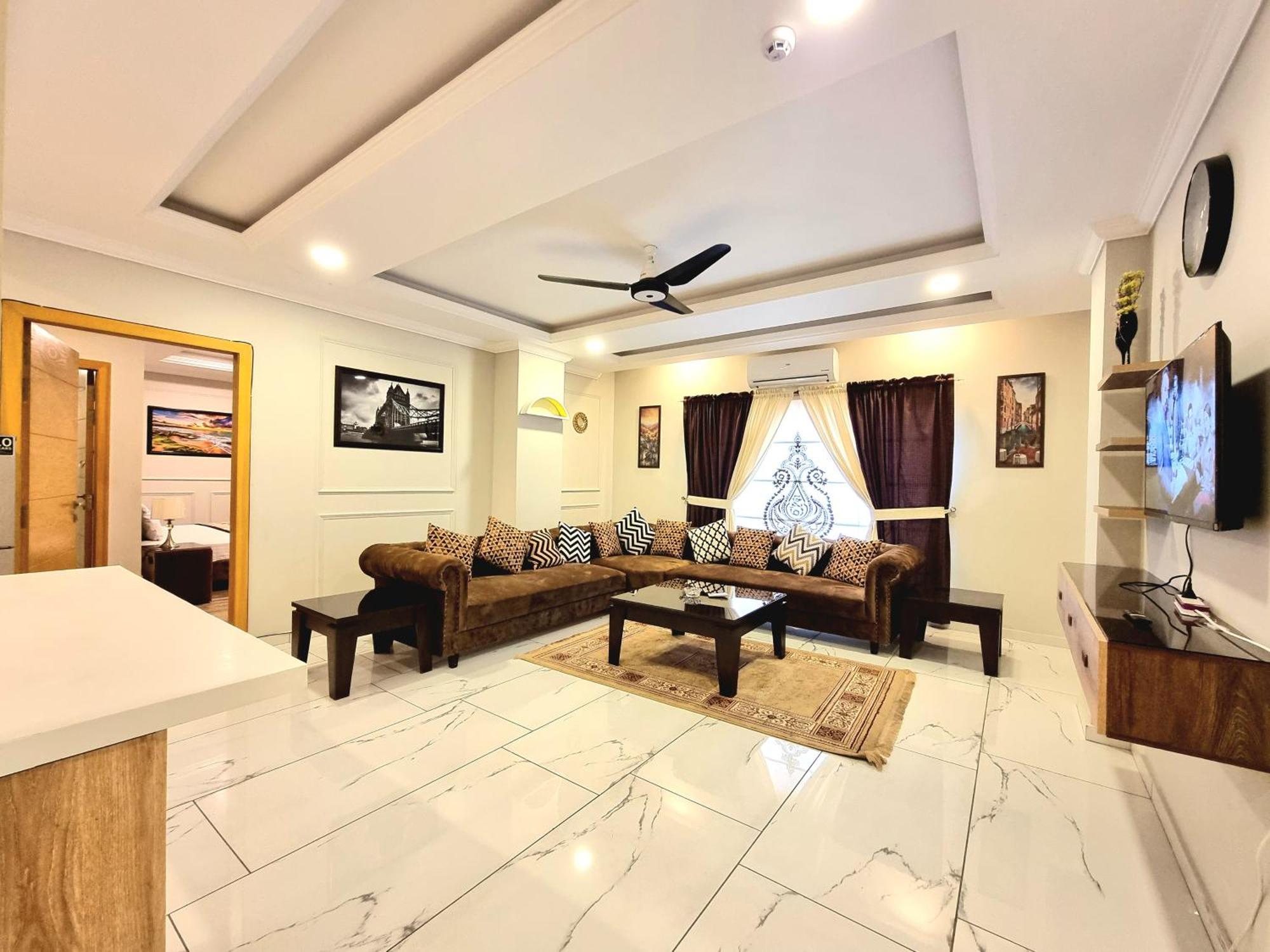 The Millenial Apartments & Suites Bahria Town 라왈핀디 객실 사진