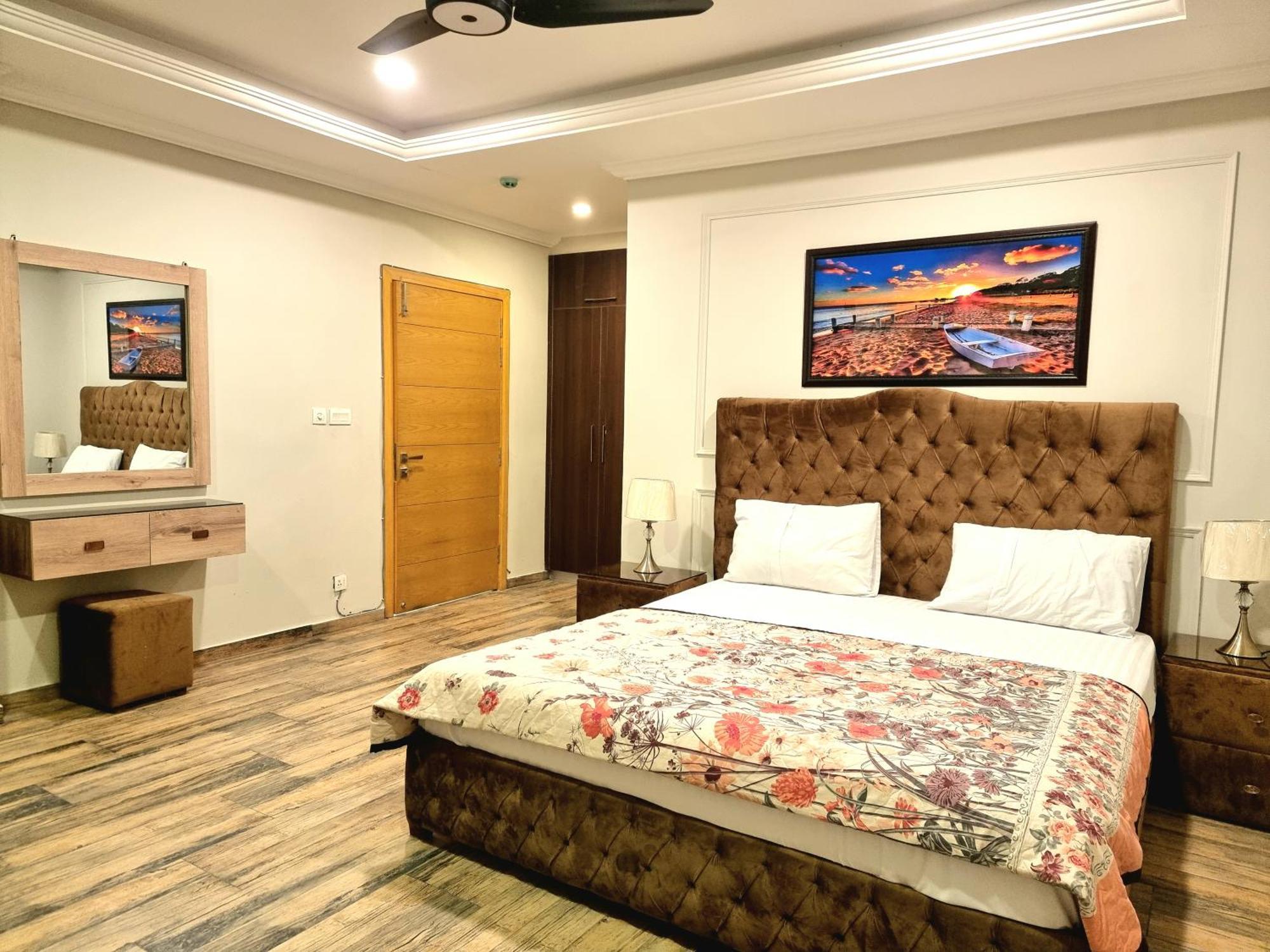 The Millenial Apartments & Suites Bahria Town 라왈핀디 객실 사진