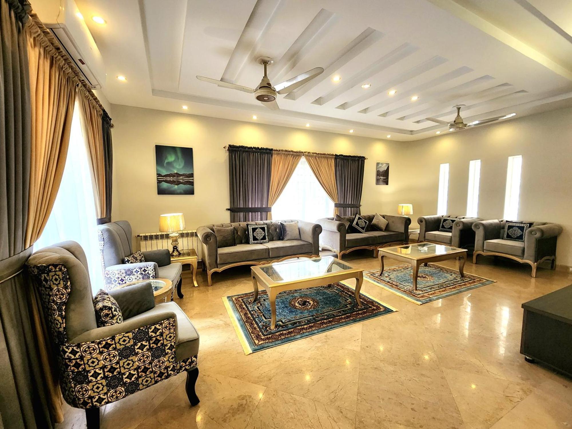 The Millenial Apartments & Suites Bahria Town 라왈핀디 객실 사진