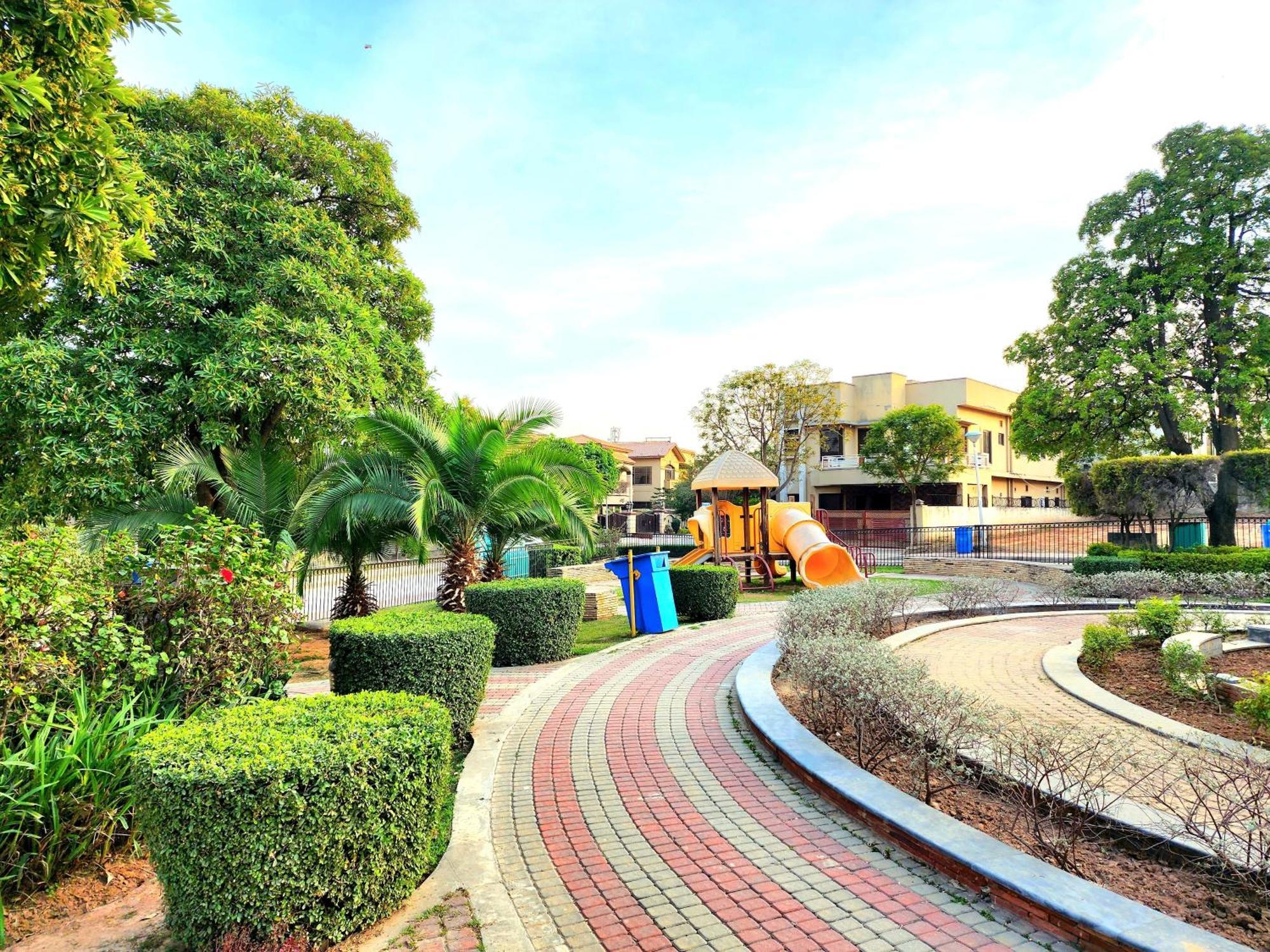 The Millenial Apartments & Suites Bahria Town 라왈핀디 객실 사진