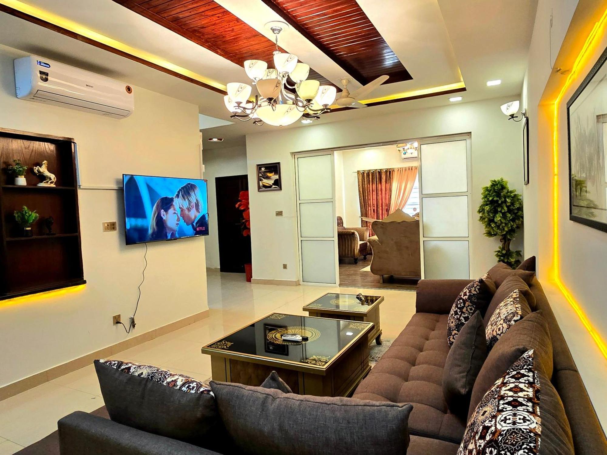 The Millenial Apartments & Suites Bahria Town 라왈핀디 객실 사진